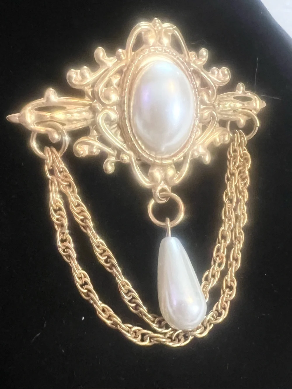 Vintage Gold Tone Faux Pearl Drop Brooch With Dangle And Chains